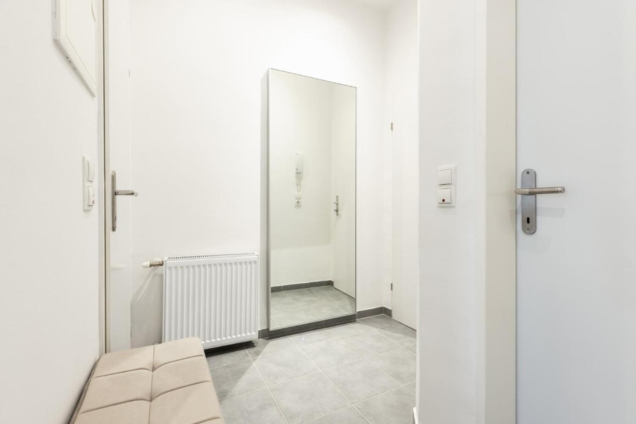 Modern Apartment Next To Subway Station Viena Exterior foto
